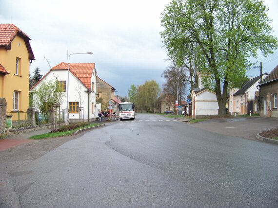 Drahelčice náves