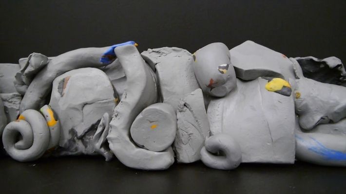 Uprostřed hluku vlastní kroky slyšet