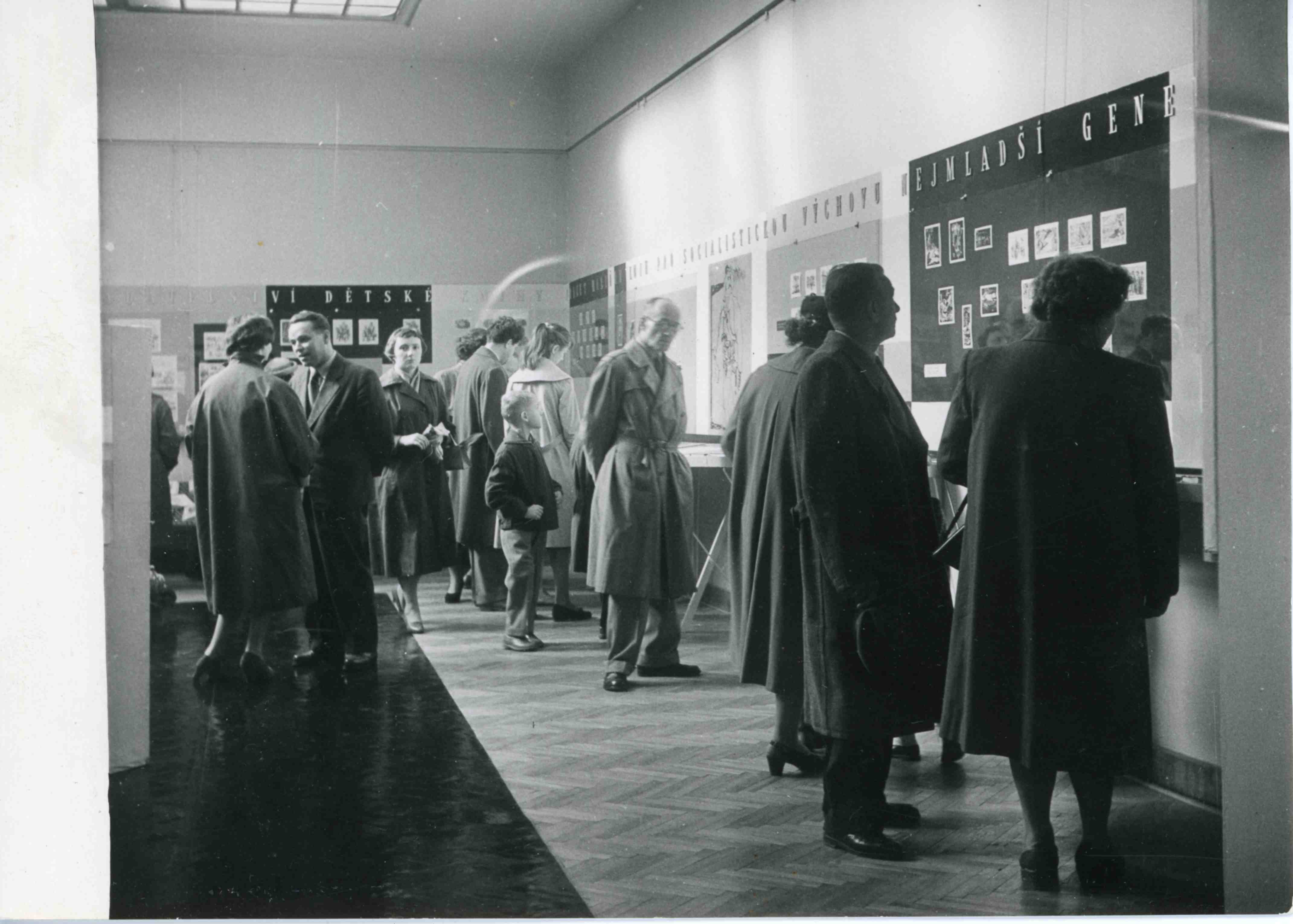 Přehlídka desetileté práce SNDK