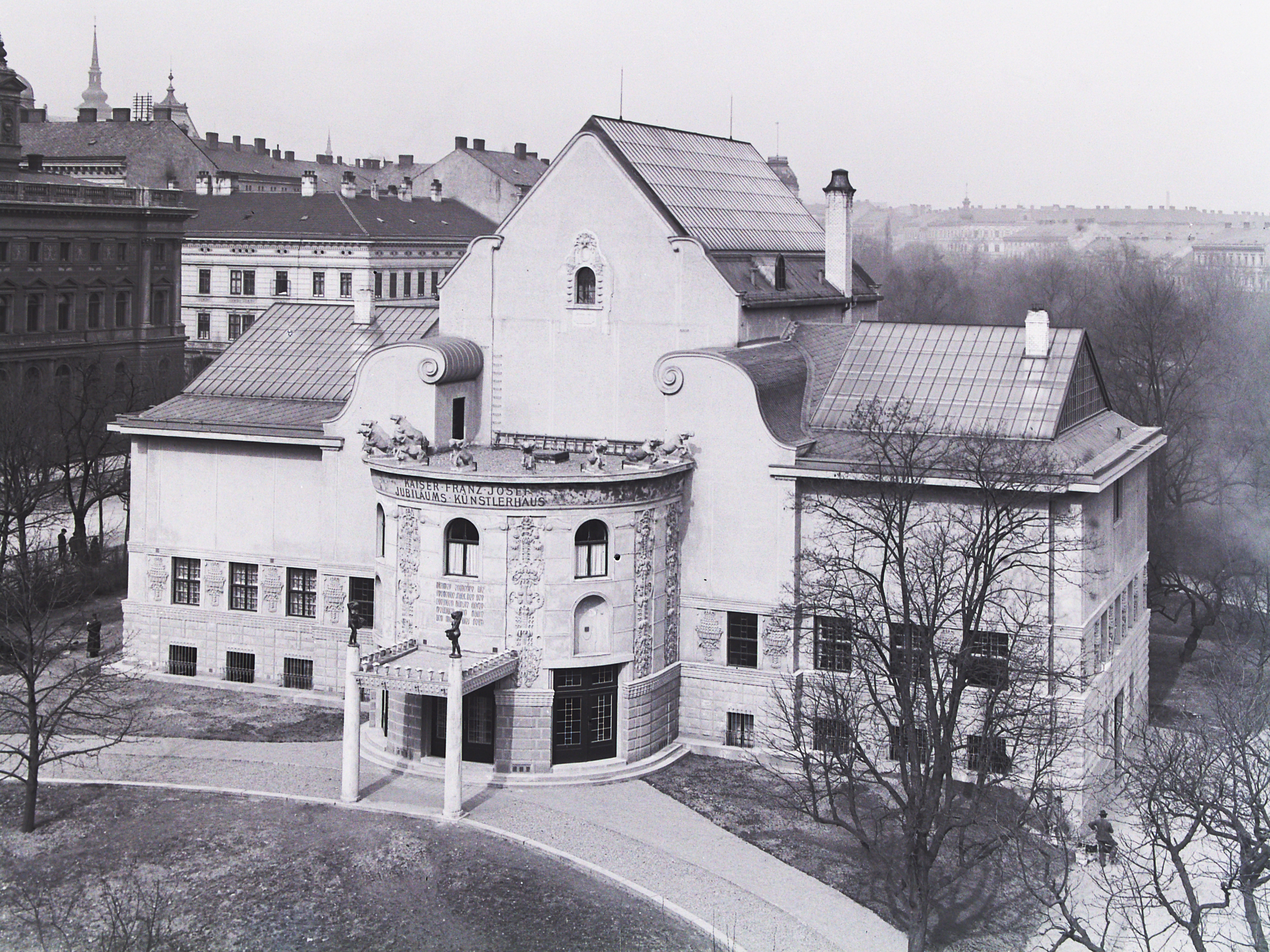 110 let kolem Domu umění