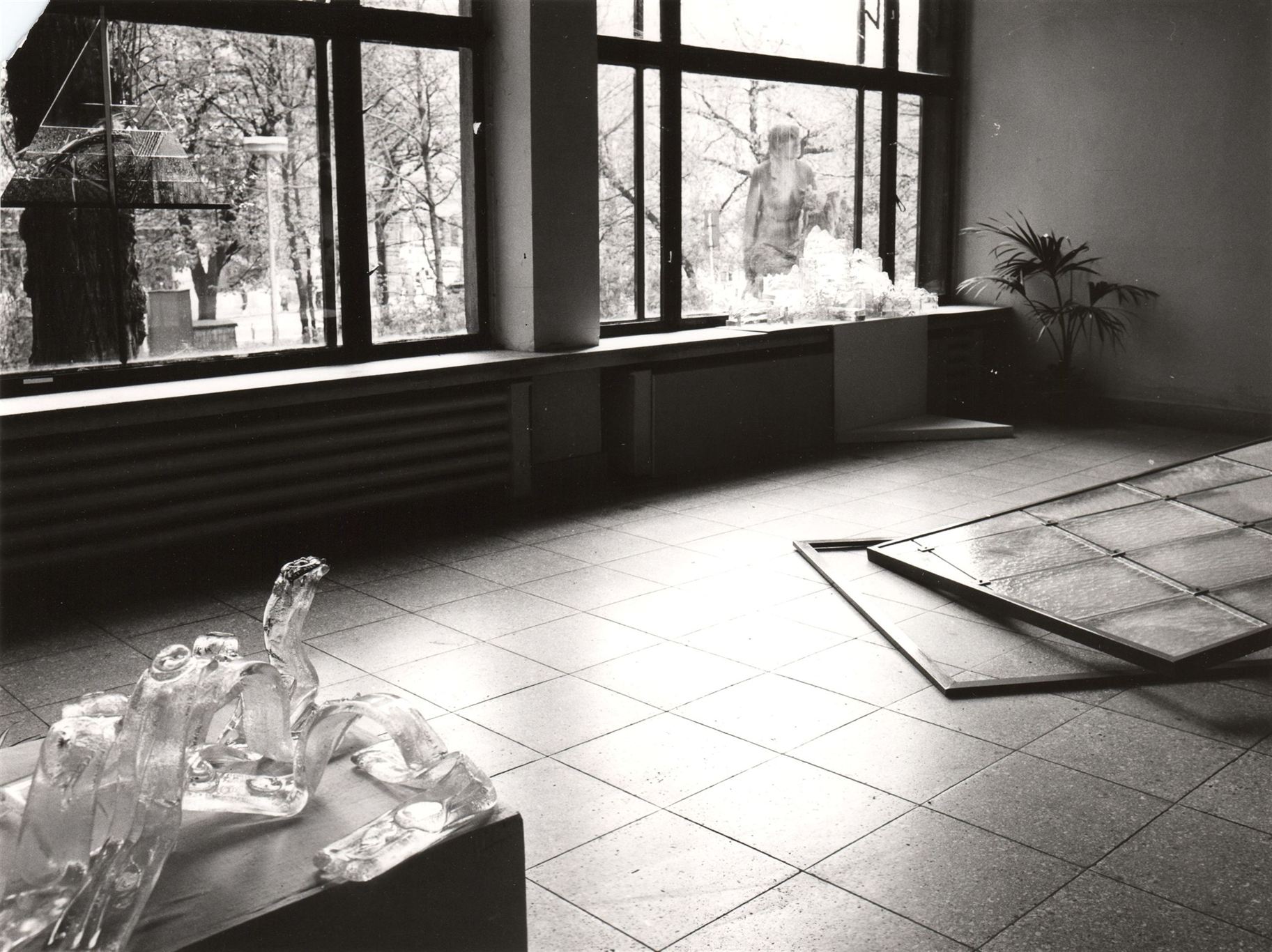 Skleněná plastika. Současná československá tvorba