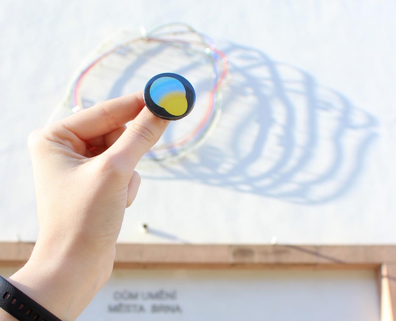 V benefiční aukci FaVU Art pro Ukrajinu se vybralo 205 800 Kč