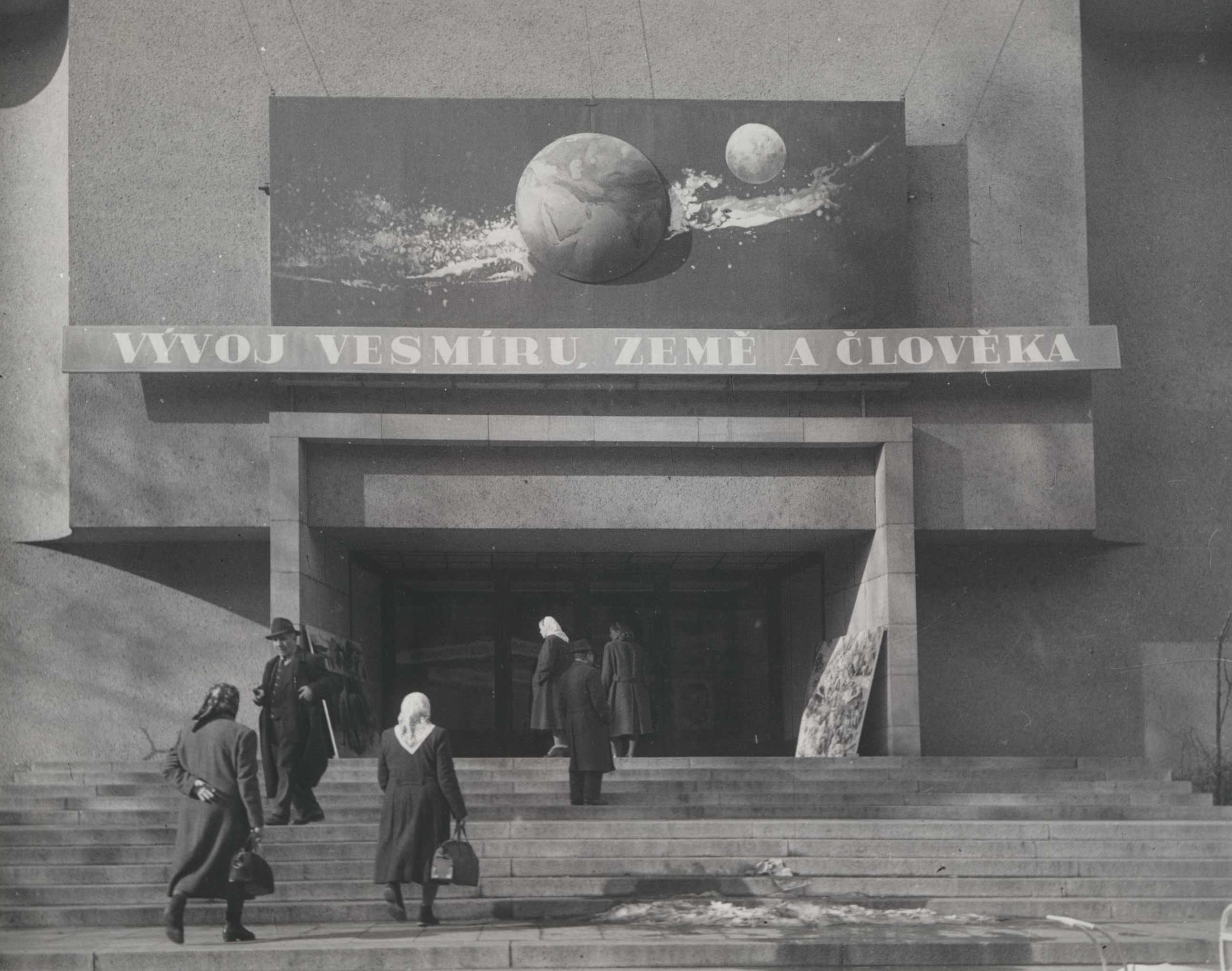 Vývoj vesmíru, země a&nbsp;člověka