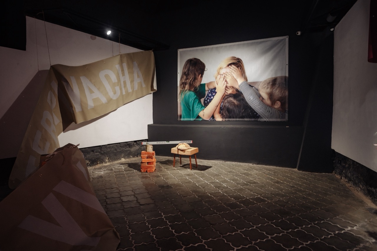 Jakým způsobem je možné tvořit umění ve válečném stavu?