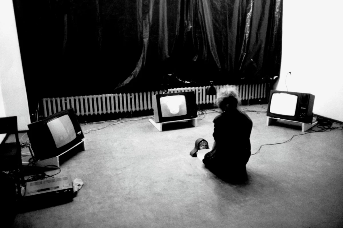 Distorted Session #12: Dernisážová videoparty