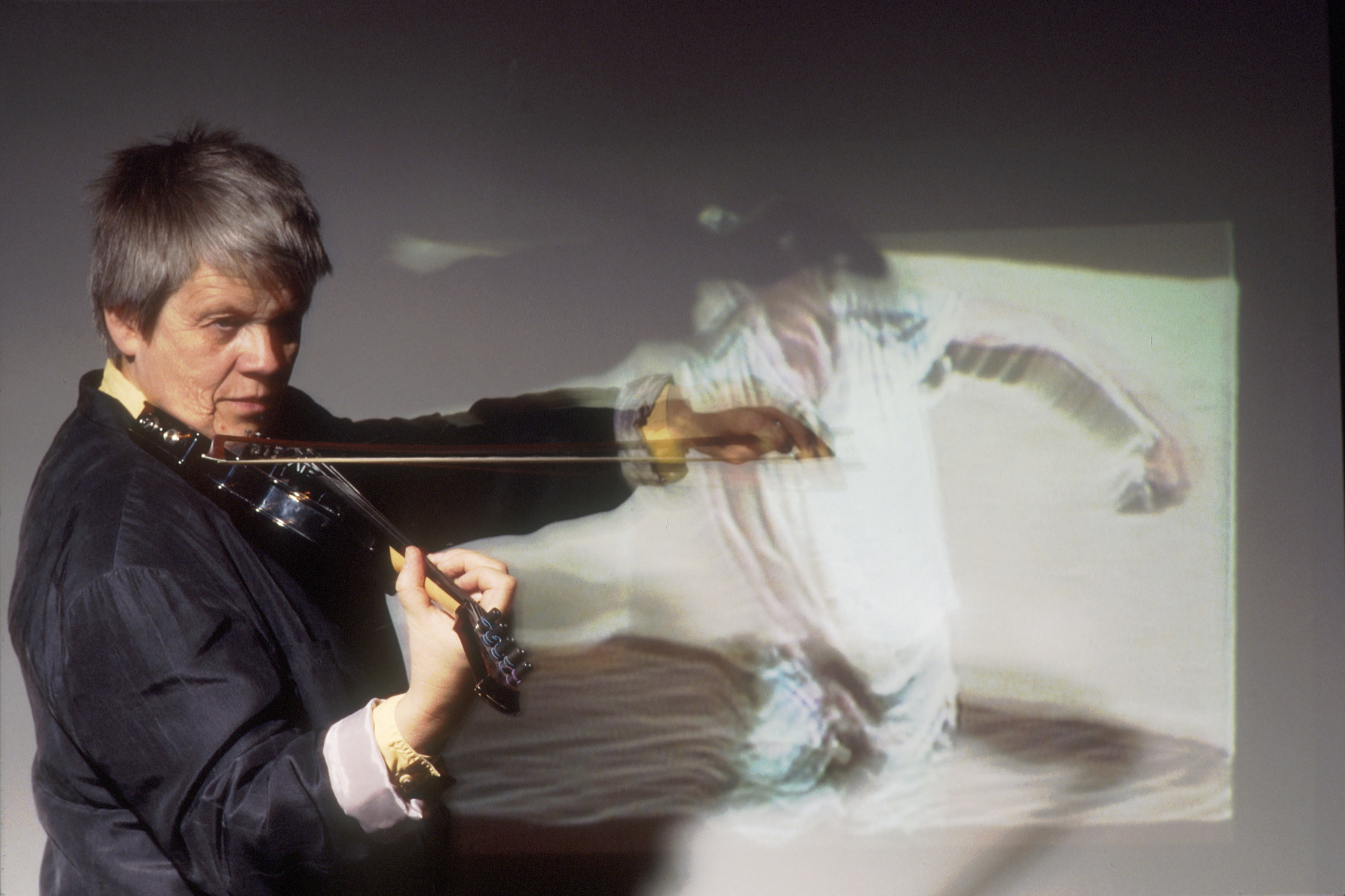 Performativita v&nbsp;dílech Garyho Hilla, Steiny a&nbsp;Woodyho Vašulkových