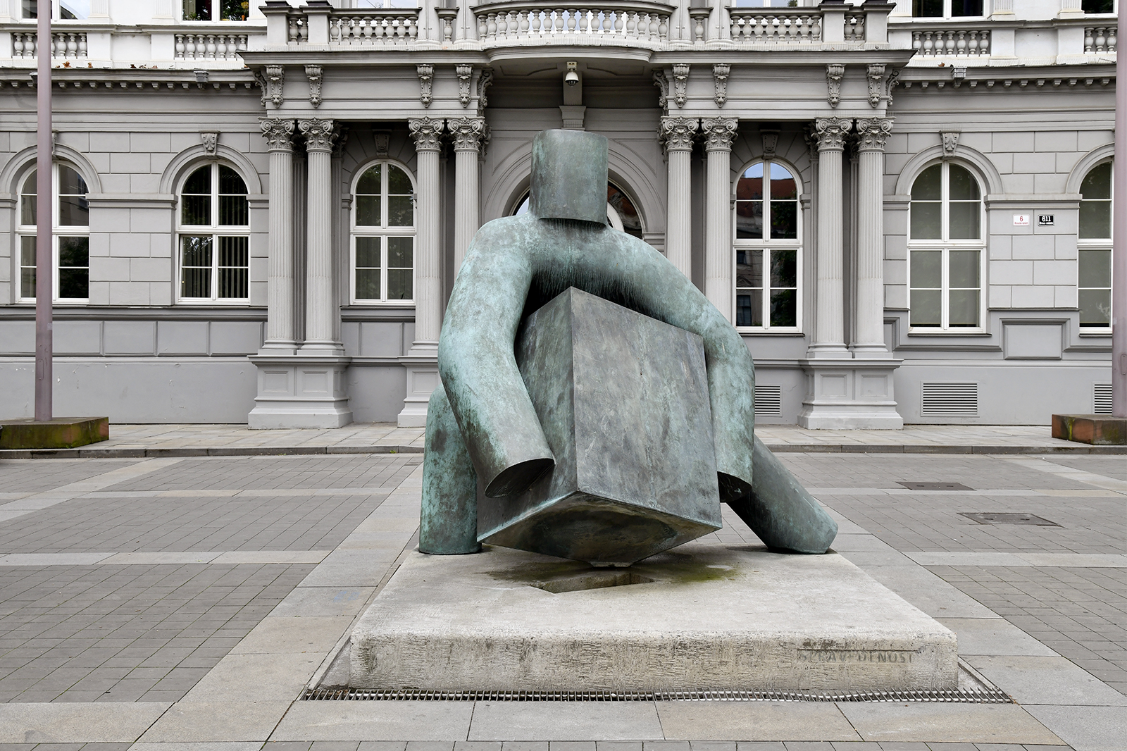 Procházka po sochařských realizacích Maria Kotrby v&nbsp;Brně