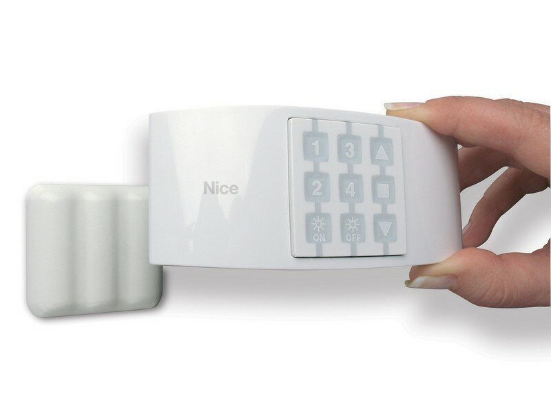 WWW - magnetický držák na zeď pro WAX