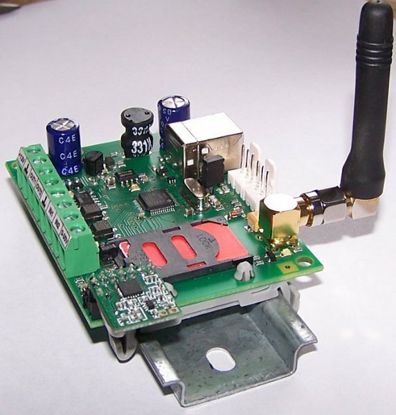 GSM-IP - profi gsm ovladač bran a vrat se vzdálenou správou