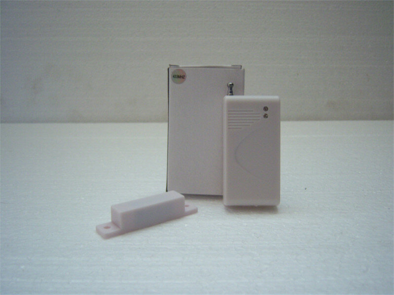 100_2971 - Bezdrátový magnetický kontakt dveřní