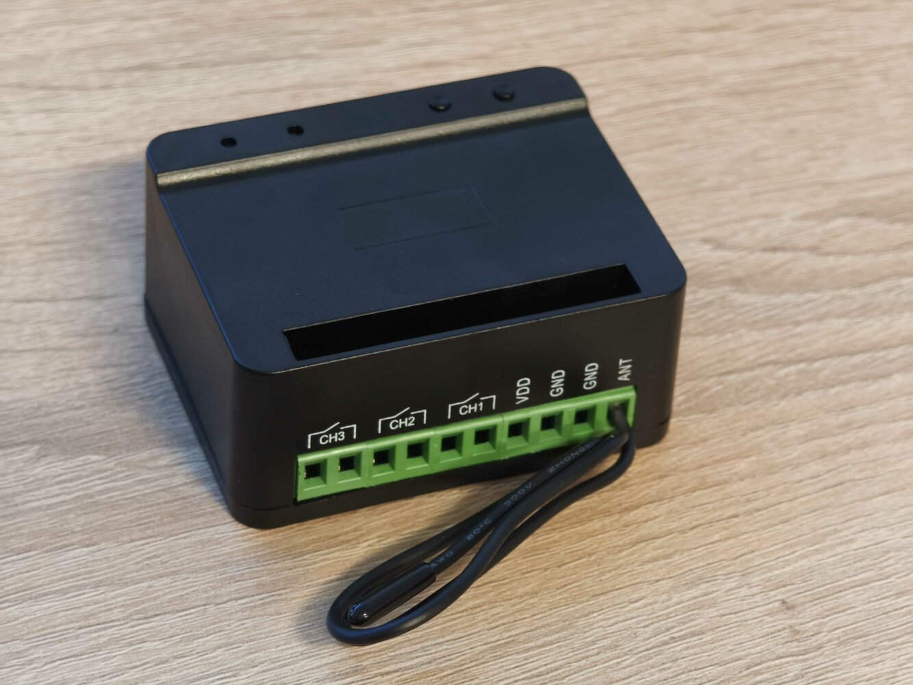 SGC02 - tříkanálový přijímač pro dálkové ovladače SM12G