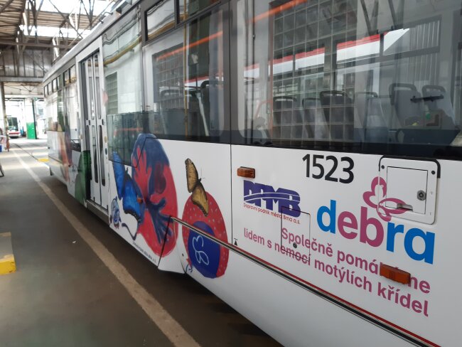 tramvaj 15letá DEBRA