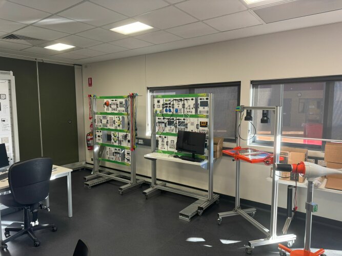 Heliocentris TAFE North Regional Installation