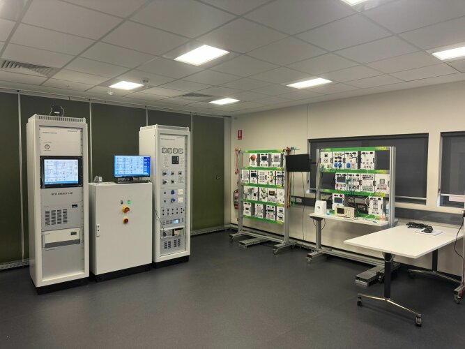 Heliocentris TAFE North Regional Installation