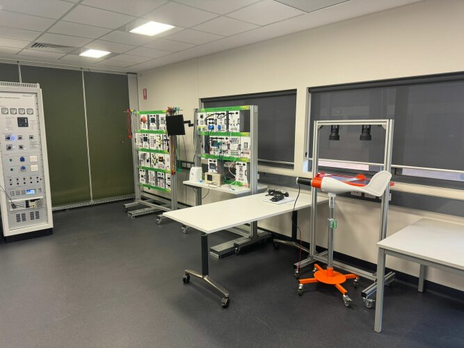Heliocentris TAFE North Regional Installation