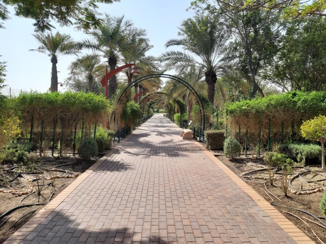 heliocentris-academia-nel-installation-bapco-bahrain2