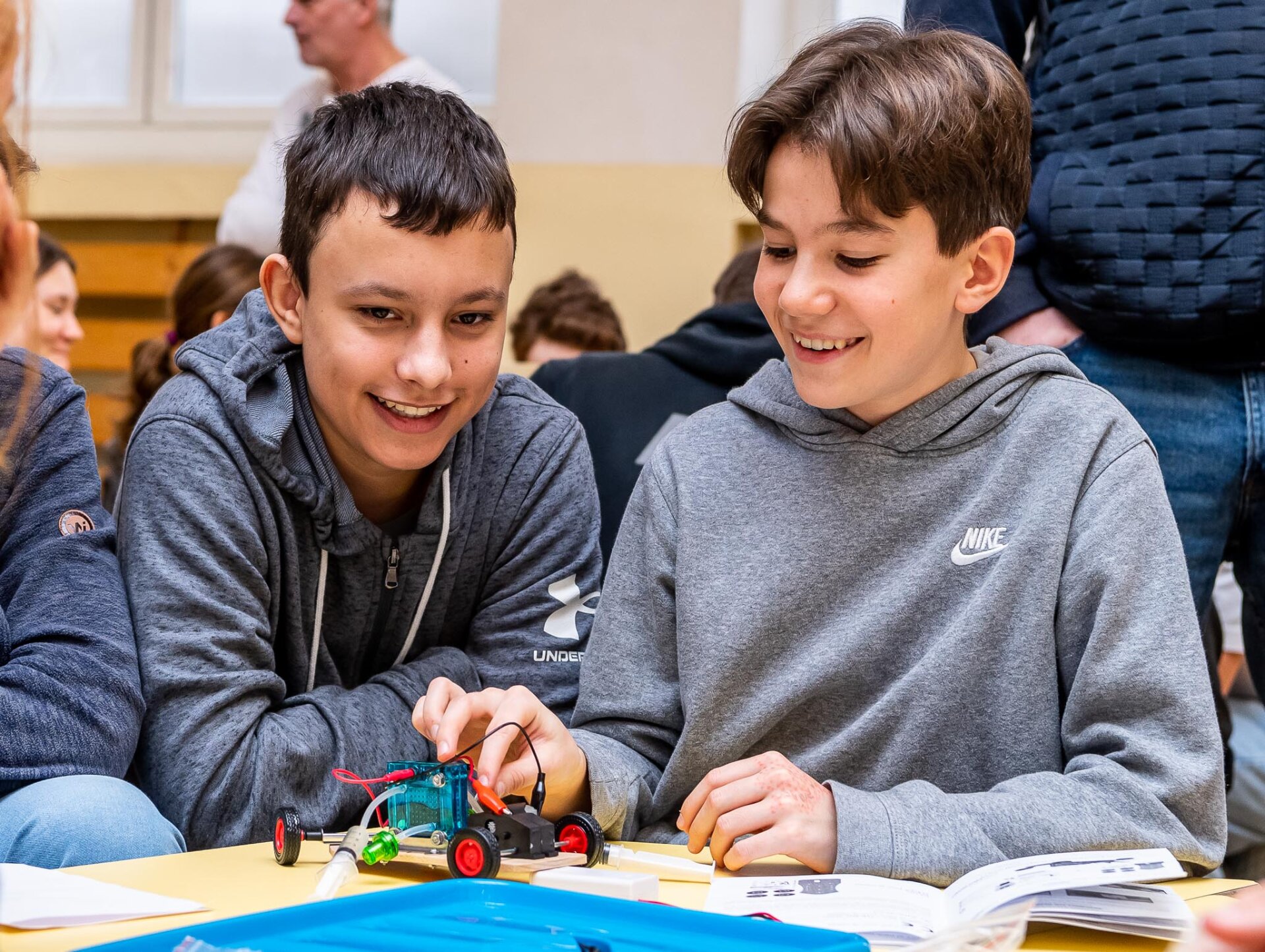 XPR Happy kids with hydrogen