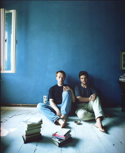 Pavel Řehořík a Petr Minařík v bytě Judith Hermannové v Berlíně (cca 1999)