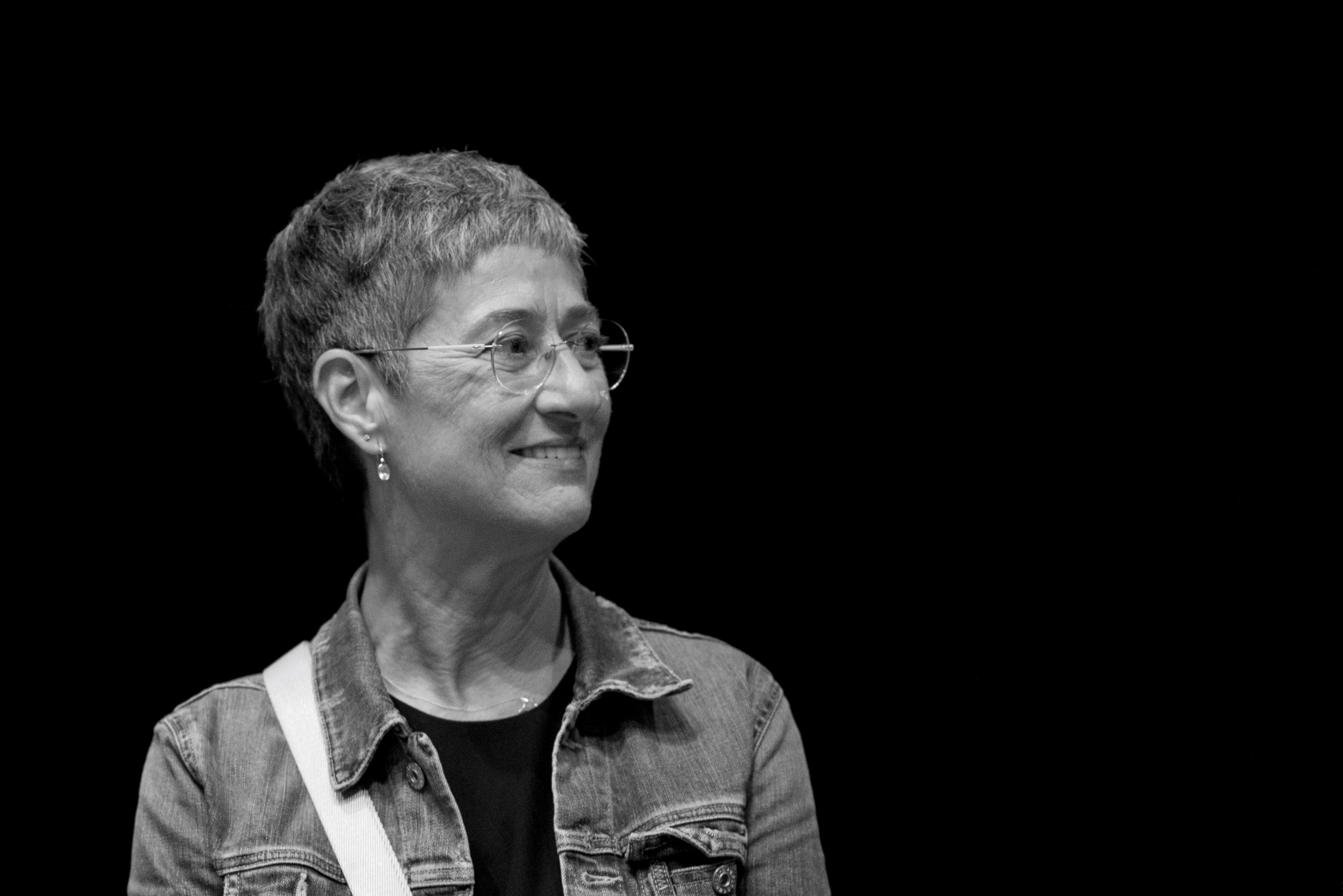 Ayfer Tunç